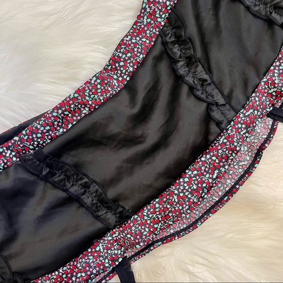 32C/XS Vs Victoria’s Secret Sexy little things Mermaid bra& Guarter ruffle skirt - Picture 11 of 15